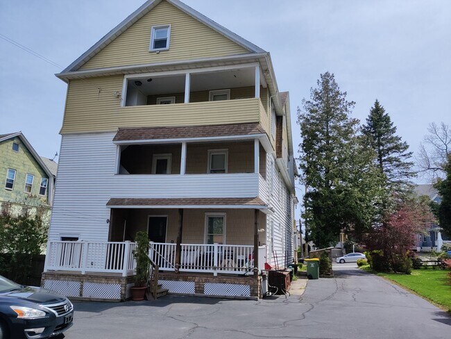 Building Photo - 638-638 Washington Ave