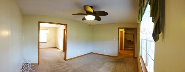 Building Photo - 3 BR w/ Bonus Room Minutes to MCAS!
