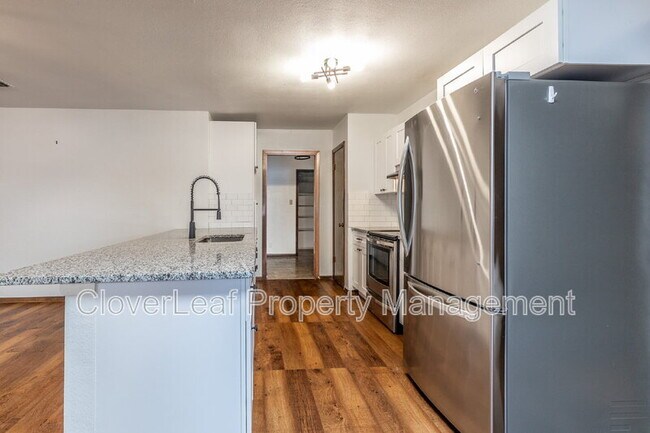Building Photo - 3503 Clearfield Dr