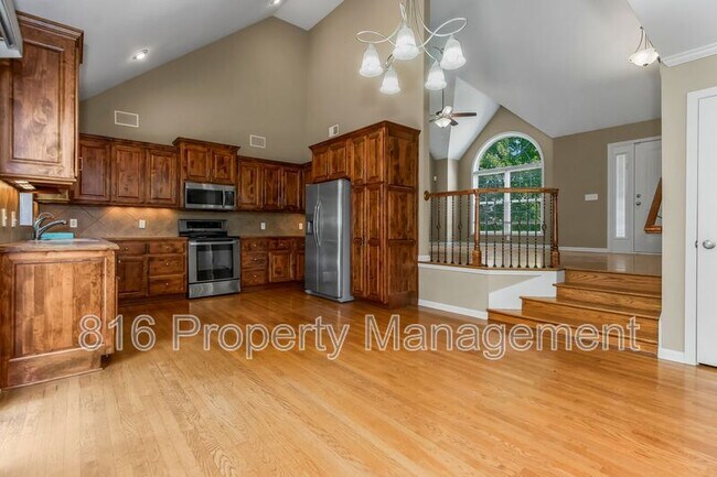Building Photo - 701 Tomahawk Ct