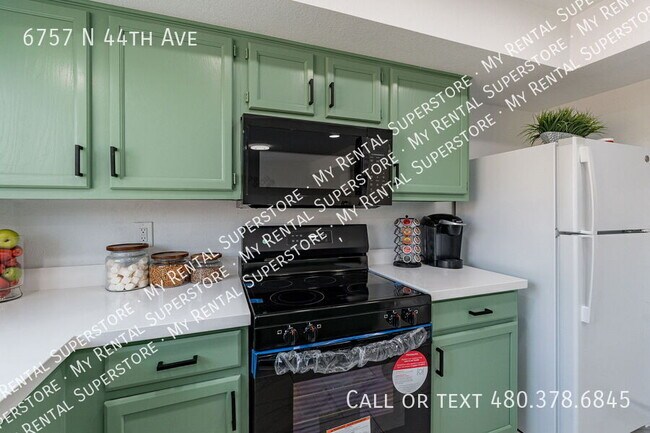 Building Photo - 6757 N 44th Ave