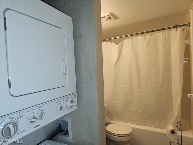 Building Photo - 6777 Winkler Rd