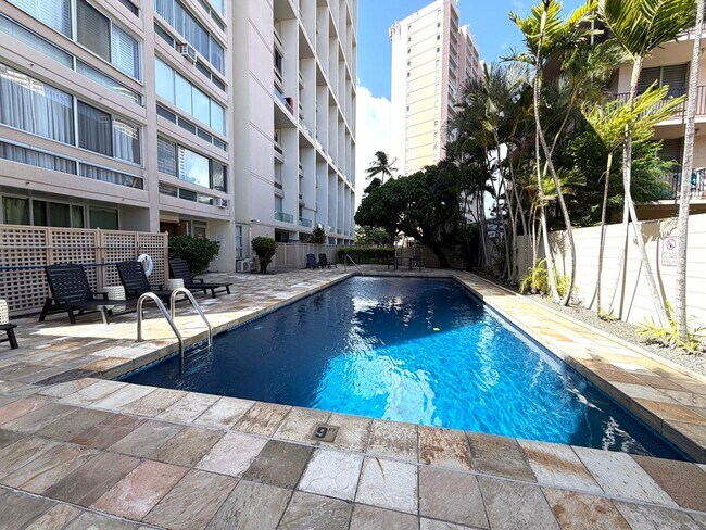 Building Photo - 1 Bedroom, 1 Bathroom, 1 Parking (Ala Wai Plaza)
