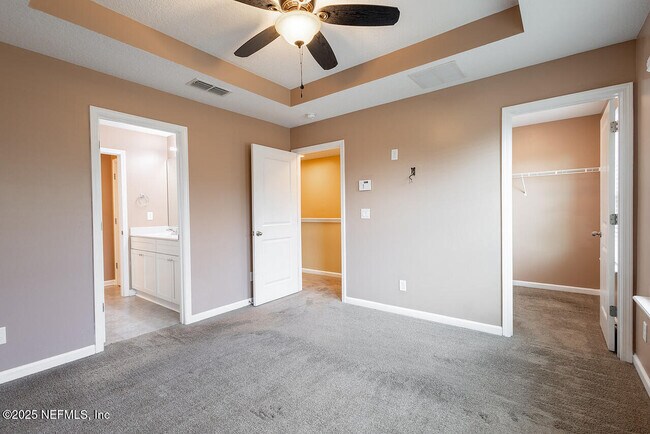 Building Photo - 9439 High Meadow Ln