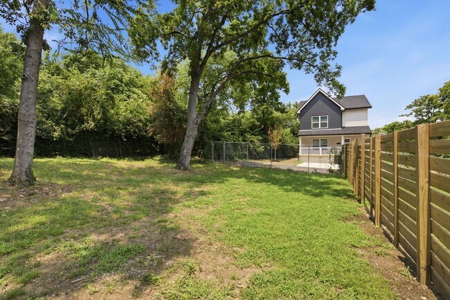 Building Photo - 2336 Clifton Ave