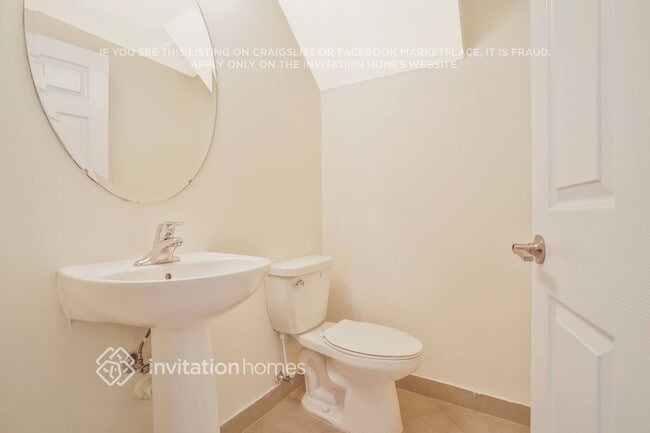 Building Photo - 132 NE 27th Terrace