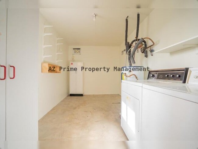 Building Photo - 3142 N 78th Dr