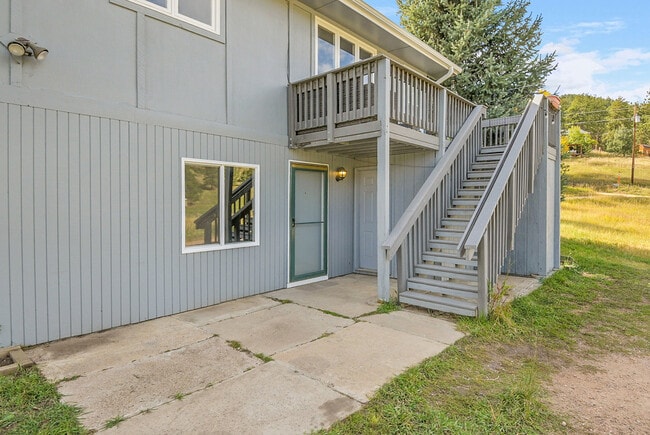 Building Photo - 836 Sleepy Hollow Dr