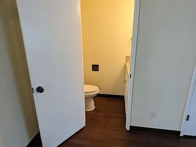Building Photo - Available Now! Pet-Friendly 2 Bed/ 1.5 Bath with Patio & Parking
