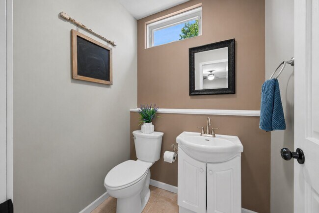 Building Photo - 118 Willow Point Dr