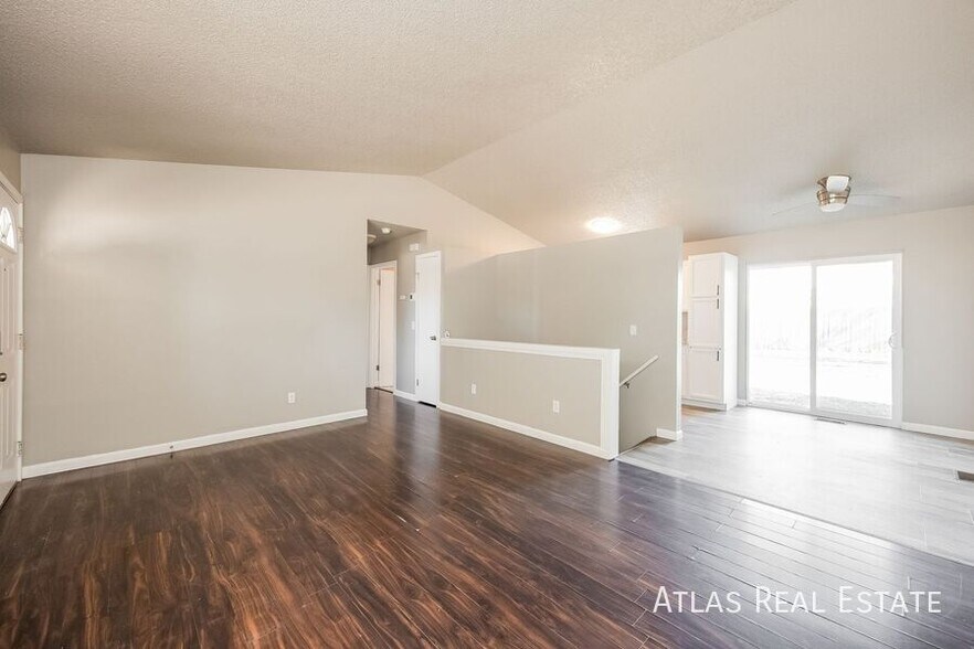 Building Photo - 2115 Bainbridge Rd