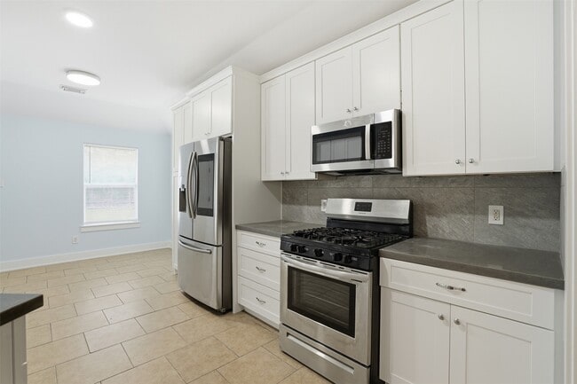 Building Photo - 1631 Hade Meadow Ln