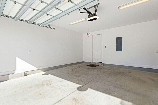 Building Photo - 84 Roundwood Dr