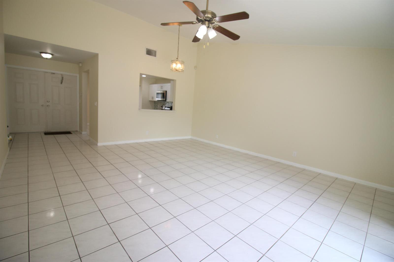 Building Photo - 6076 Strawberry Lakes Cir