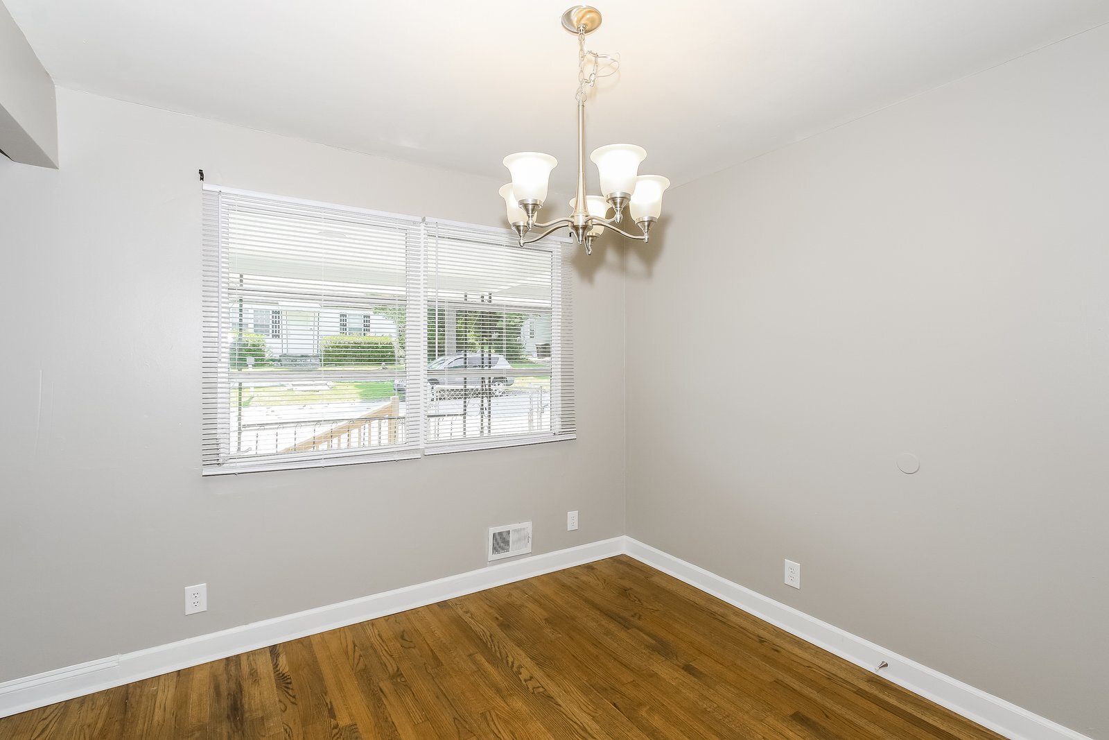 Building Photo - 1227 Radiance Dr