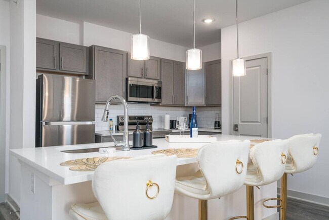 Building Photo - 5775 Sunrise Wy