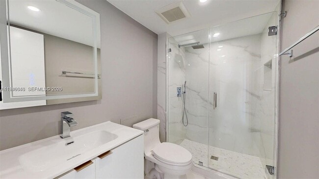 Building Photo - 3625 N Country Club Dr