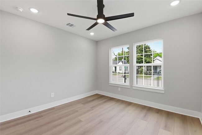 Building Photo - 4610 Providence St