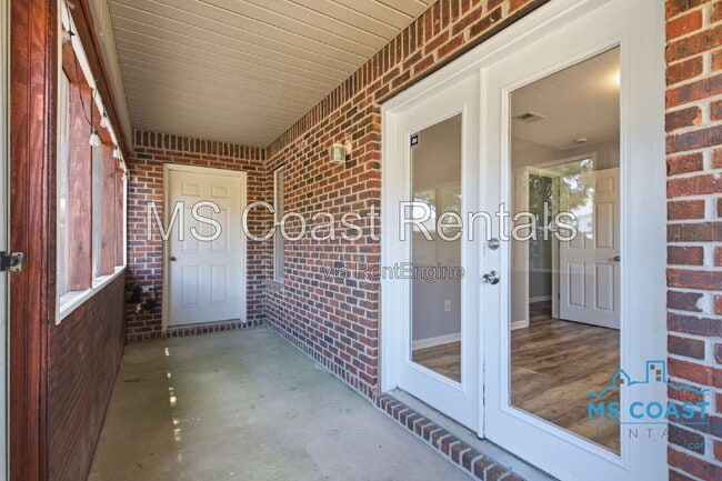 Building Photo - 398 Nelson Rd