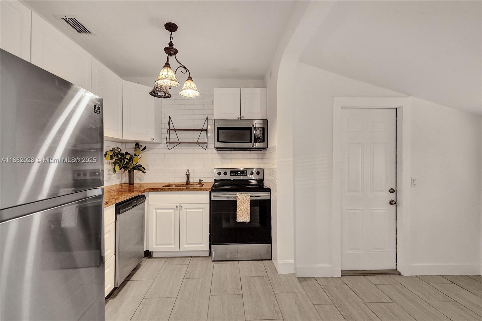 Building Photo - 4718 NW 15th Ave