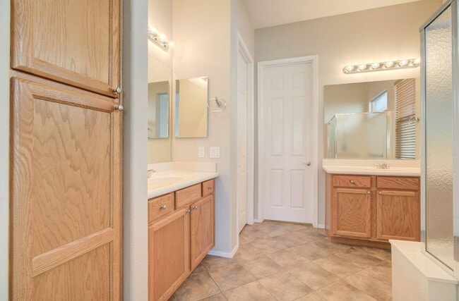 Building Photo - 4120 E Donato Dr