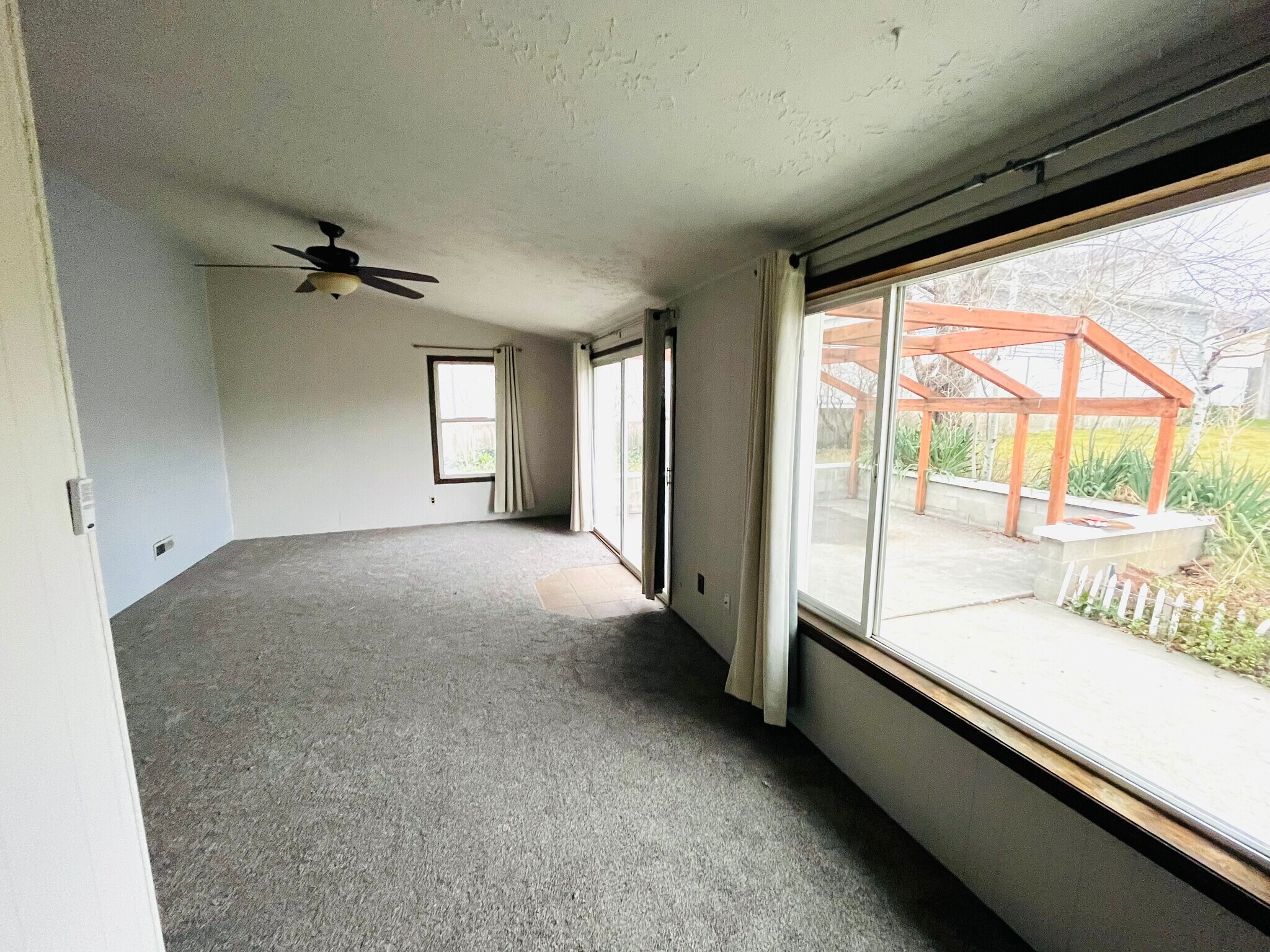 Building Photo - 170 E 1100 S