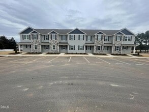 Building Photo - 1011 Peony Ln