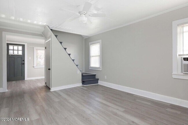 Building Photo - 1423 Holmes Ave