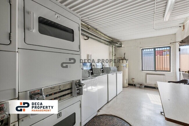Building Photo - 4020 Lindell Blvd