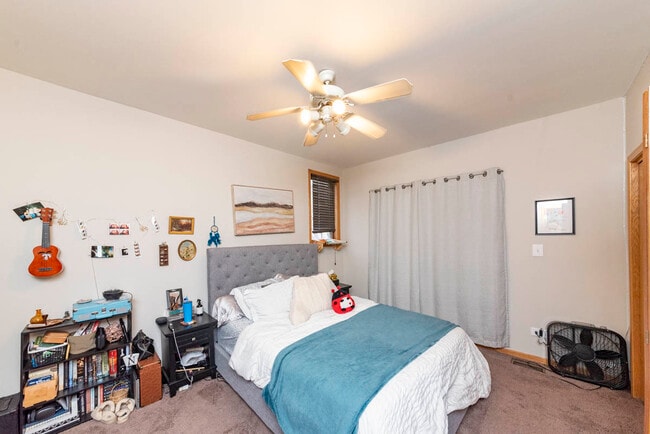 Building Photo - 1401 N Artesian Ave