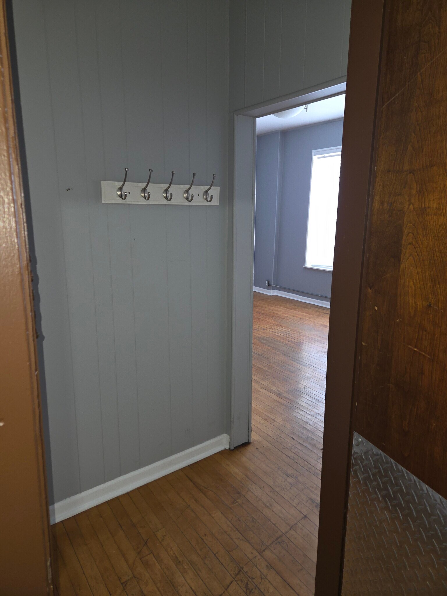 Entryway into Apartment - 4543 W Grand Ave