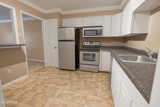 Building Photo - 4433 N Stanton St