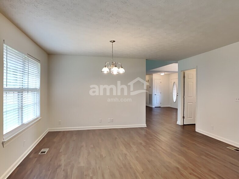 Building Photo - 1630 E Blairmont Dr
