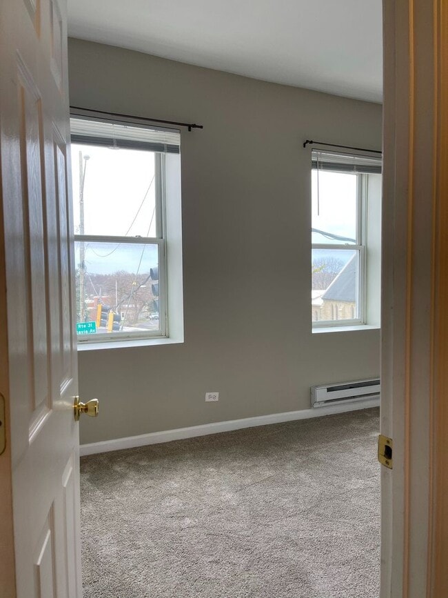 Building Photo - x141a-R