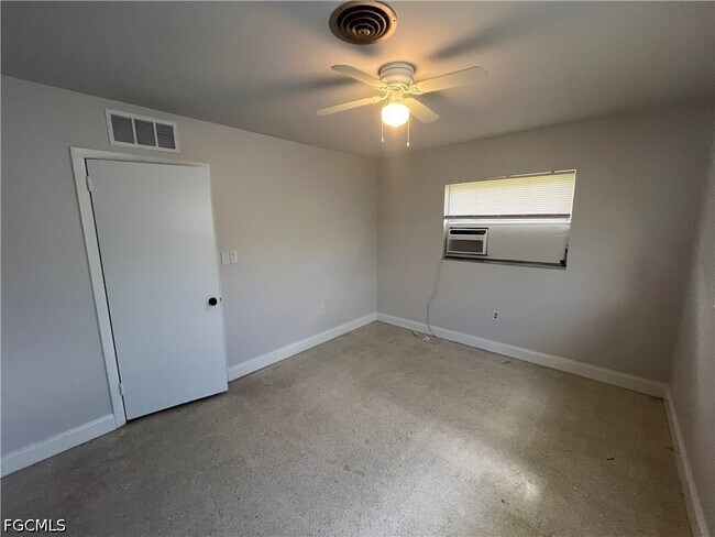 Building Photo - 2031 Maravilla Cir