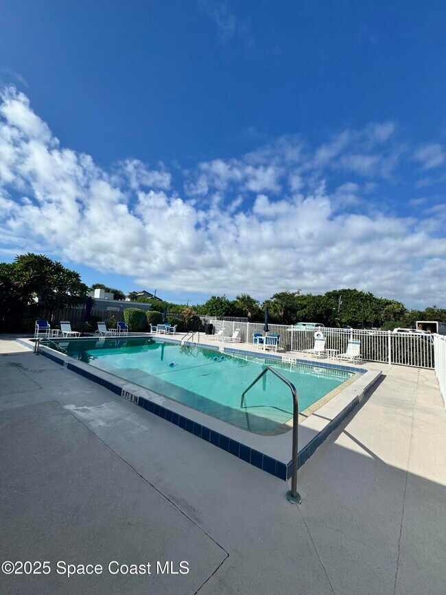 Building Photo - 2160 N Hwy A1A