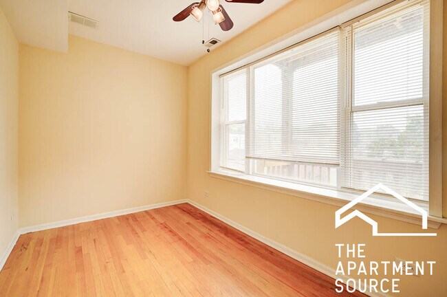 Building Photo - 2553 W Ardmore Ave