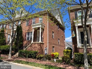 Building Photo - 656 Belmont Bay Dr