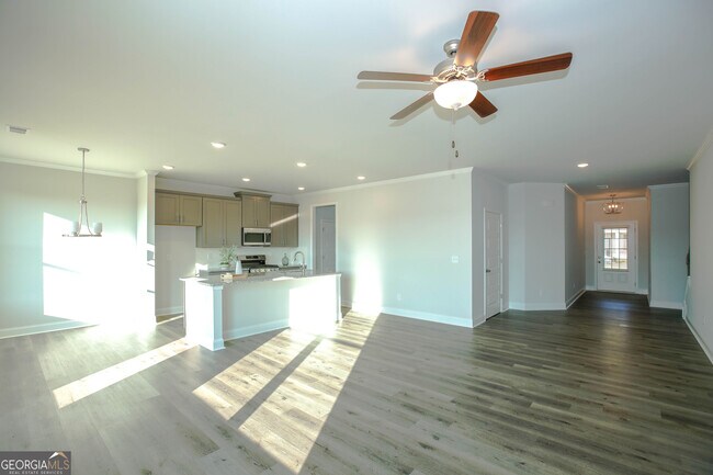 Building Photo - 452 Hellen Vly Dr