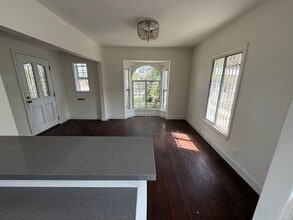 Building Photo - 619 S Bradfield Ave