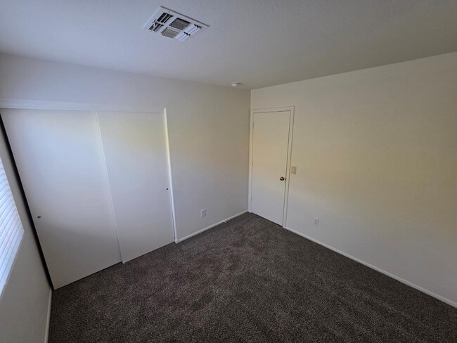Building Photo - 2486 E Winchester Pl