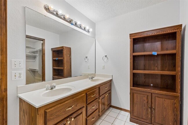 Building Photo - 8801 Scirocco Cir
