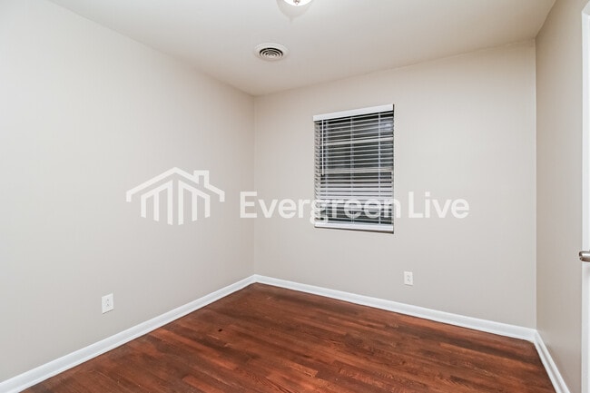 Building Photo - 4635 Richard Rd