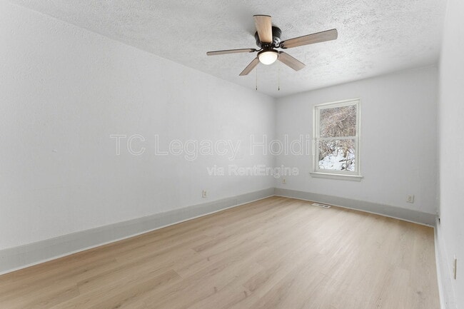 Building Photo - 16 Flint St