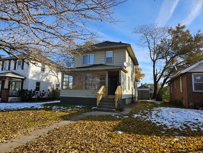 Primary Photo - 423 Hayes St