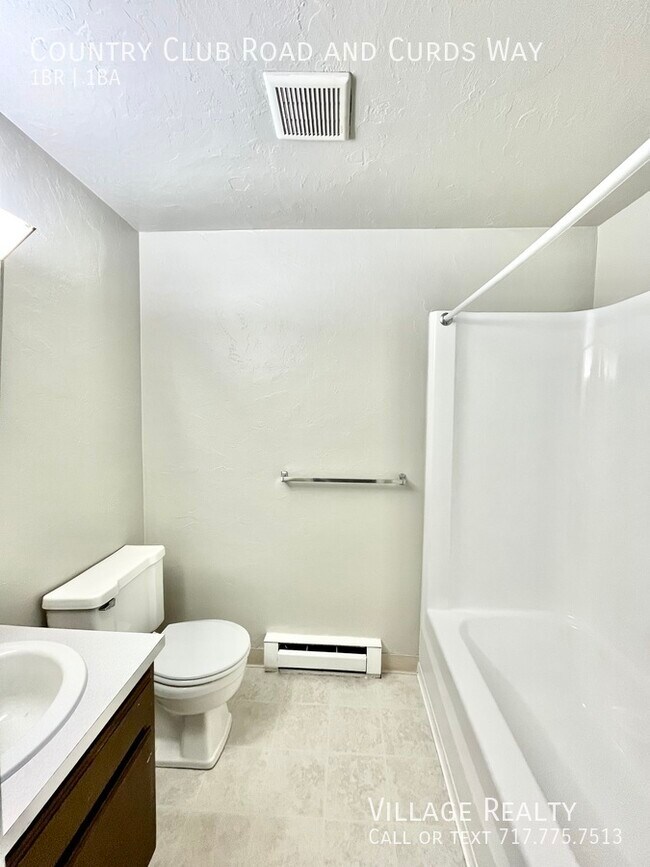 Building Photo - 613 Country Club Rd