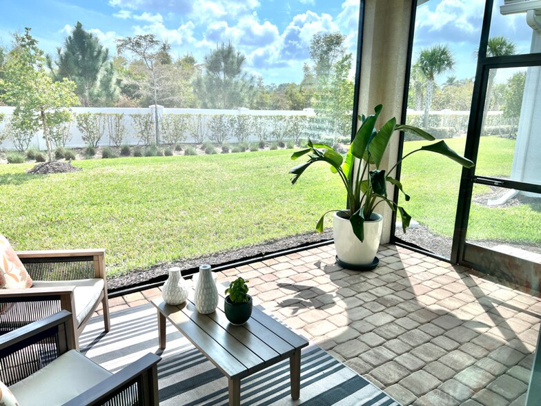 Building Photo - 9134 Cayman Dr