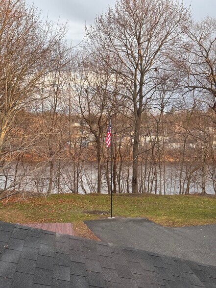 Building Photo - 194 Water St