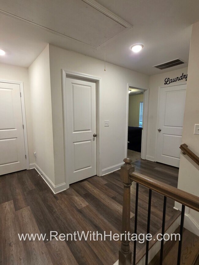 Building Photo - Amazing 5 Bedroom/ 3 Bath Home in Sweetwater, a Swim Tennis Community/ Attention to Detail / Grea...