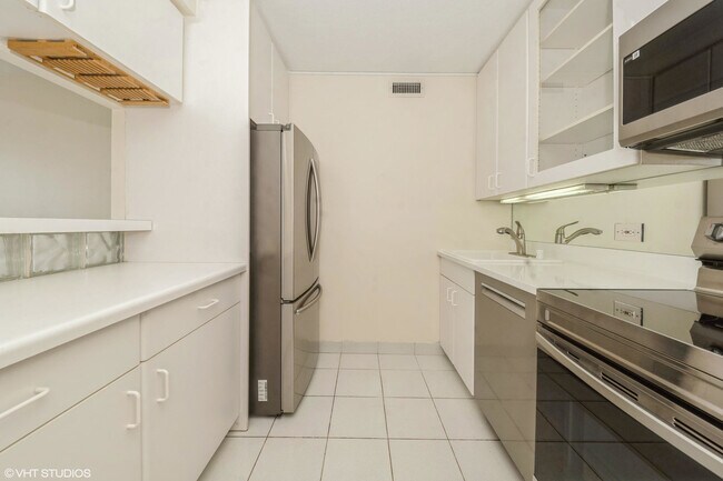 Building Photo - 1313 N Ritchie Ct